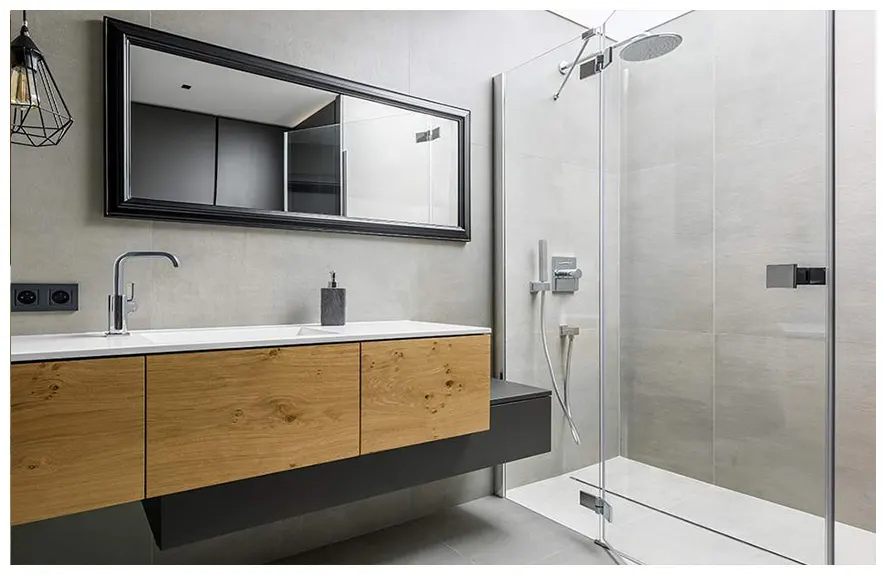grande-douche-confort-salle-de-bain Aménagement d’une salle de bain avec équipements facilitant l’accès à la douche et améliorant la sécurité au quotidien